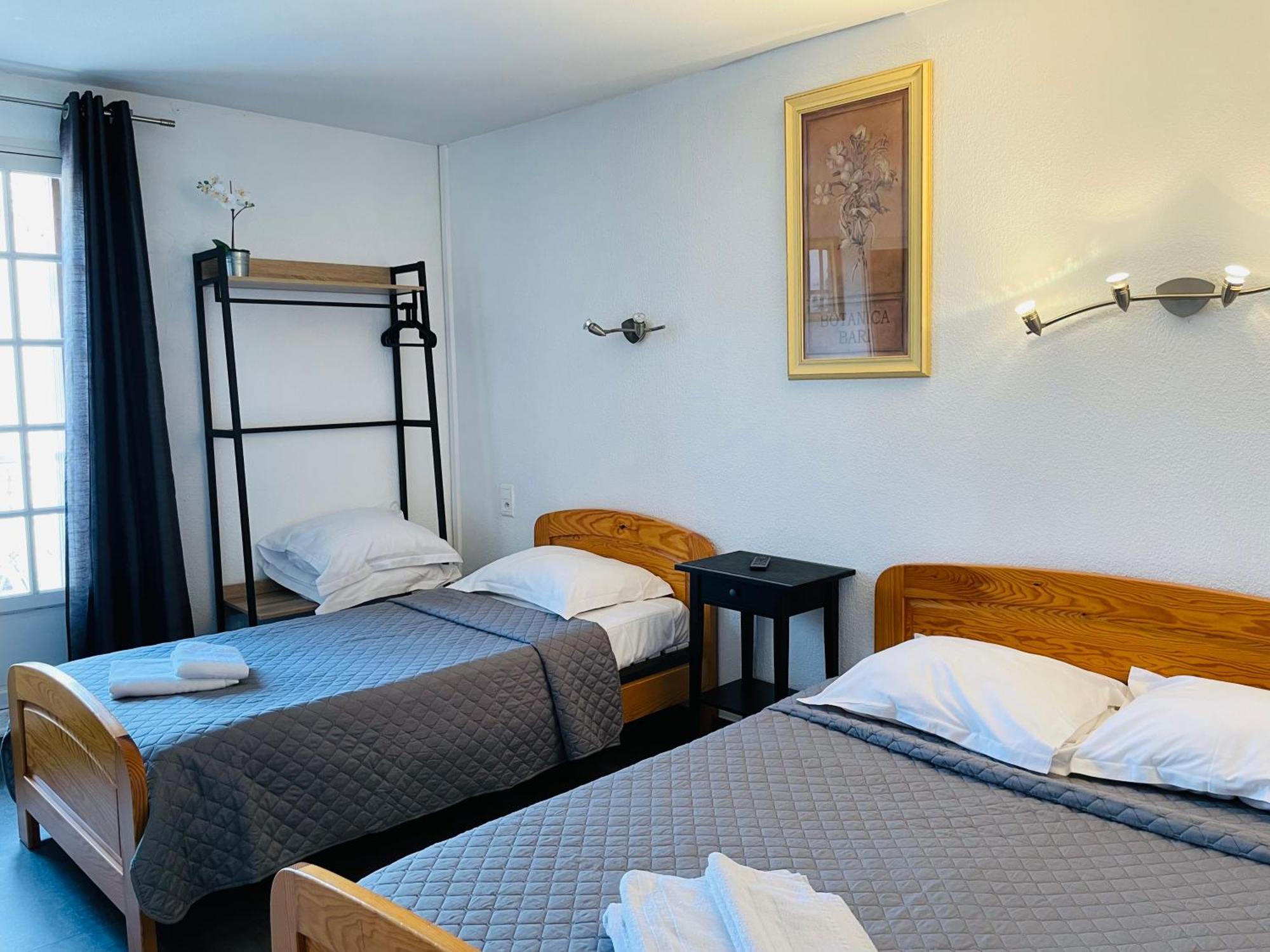 Hotel L'Escale Айга-Мортас Екстериор снимка